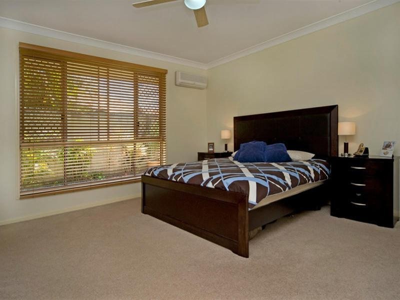 26 Dallow Crescent, Helensvale QLD 4212