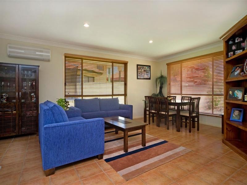 26 Dallow Crescent, Helensvale QLD 4212