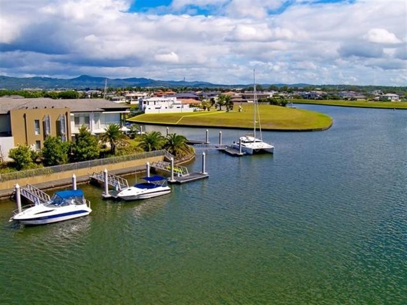 2216 Taromeo Court, Hope Island QLD 4212