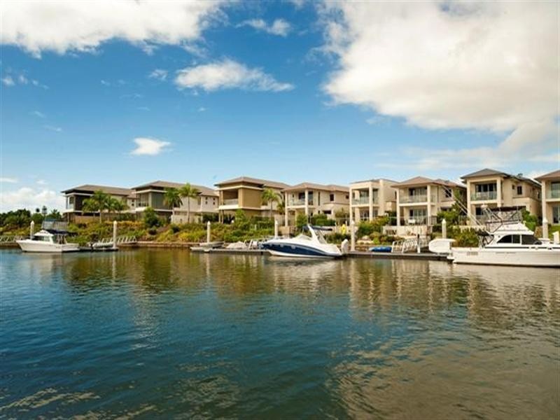 2216 Taromeo Court, Hope Island QLD 4212