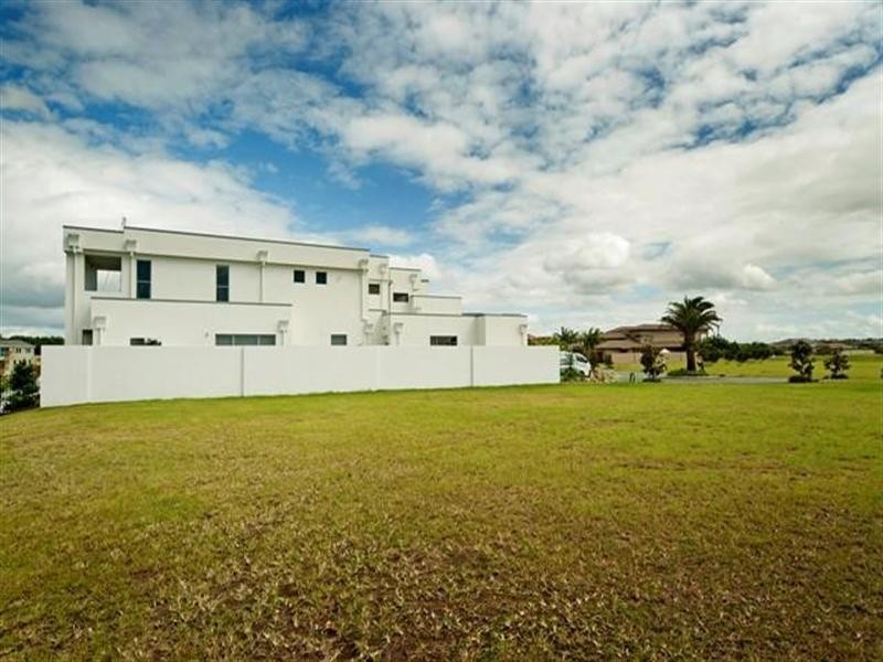 2216 Taromeo Court, Hope Island QLD 4212