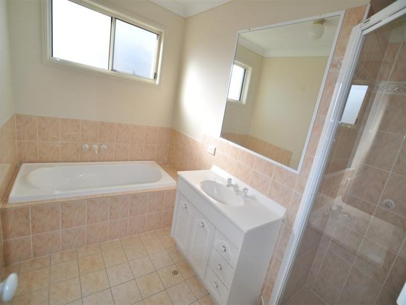 7 Westlake Court, Helensvale QLD 4212