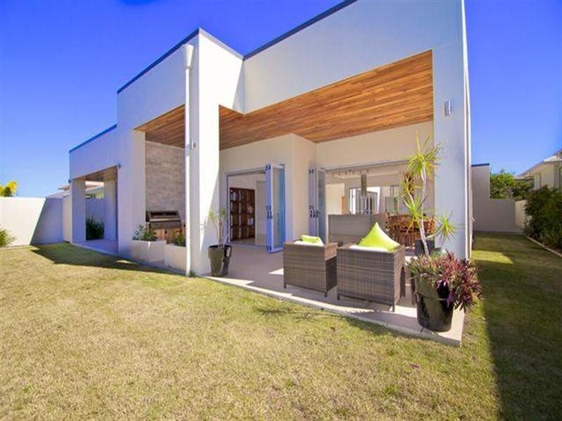 2562 Cressbrook Drive, Hope Island QLD 4212