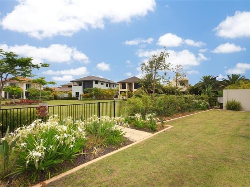 2562 Cressbrook Drive, Hope Island QLD 4212