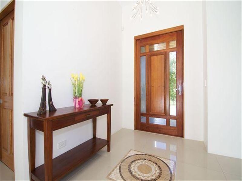 2562 Cressbrook Drive, Hope Island QLD 4212