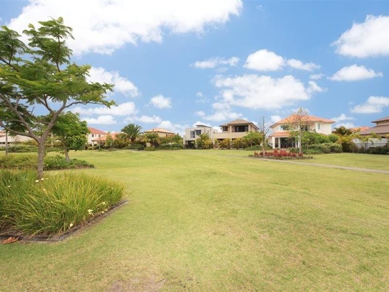 2562 Cressbrook Drive, Hope Island QLD 4212