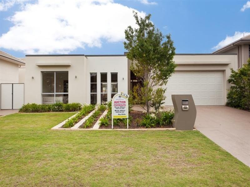 2562 Cressbrook Drive, Hope Island QLD 4212