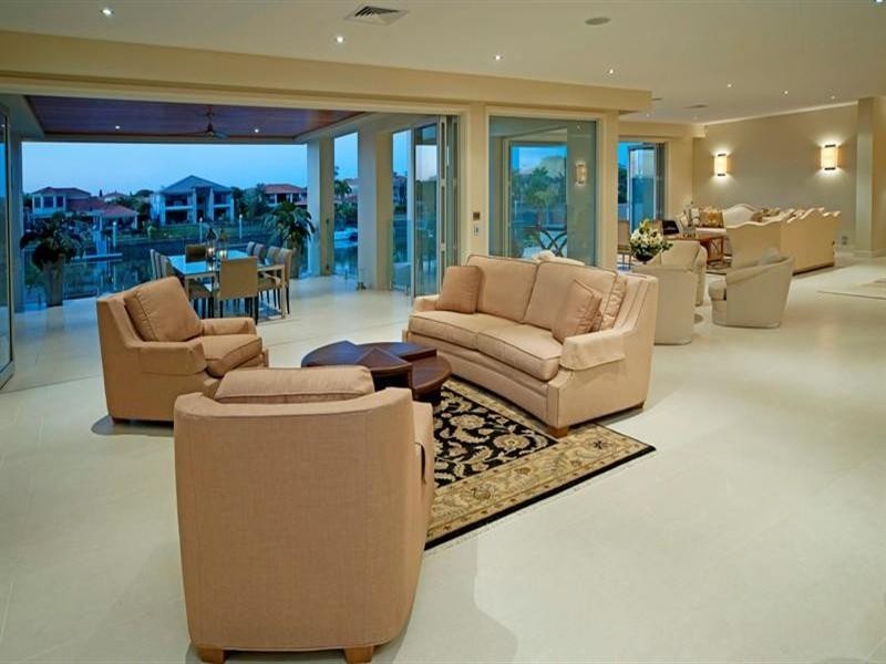 2616 Virginia Drive, Hope Island QLD 4212