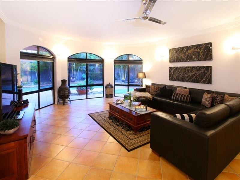 17 Eastbank Terrace, Helensvale QLD 4212