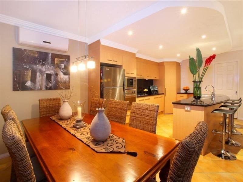 17 Eastbank Terrace, Helensvale QLD 4212