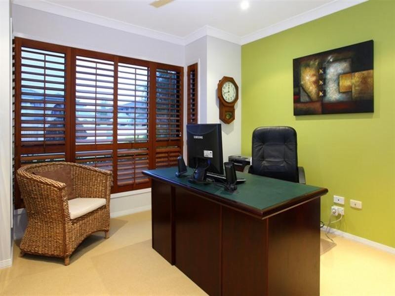 17 Eastbank Terrace, Helensvale QLD 4212