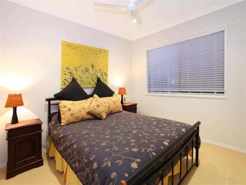 17 Eastbank Terrace, Helensvale QLD 4212