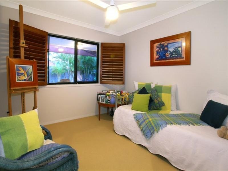 17 Eastbank Terrace, Helensvale QLD 4212