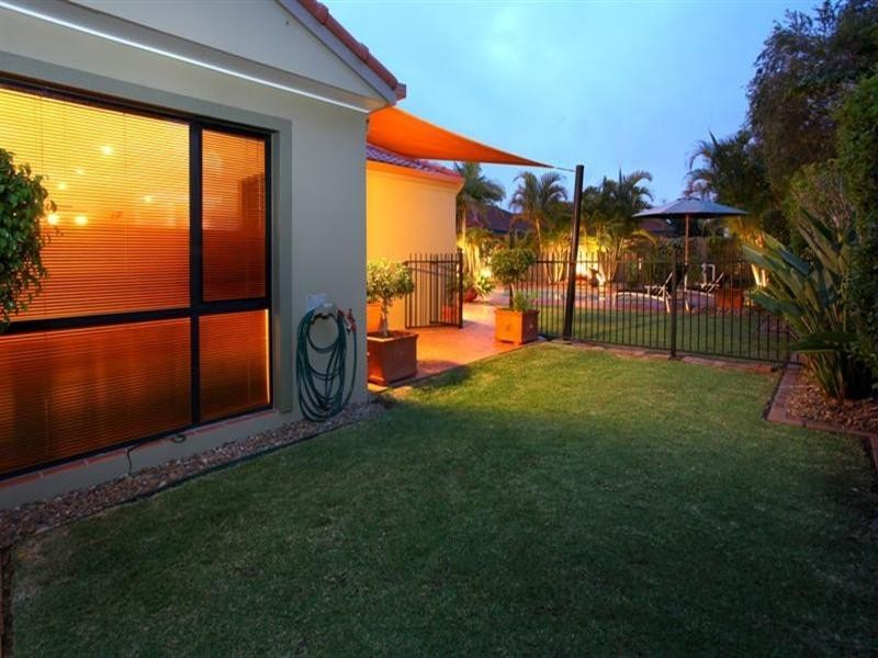 17 Eastbank Terrace, Helensvale QLD 4212