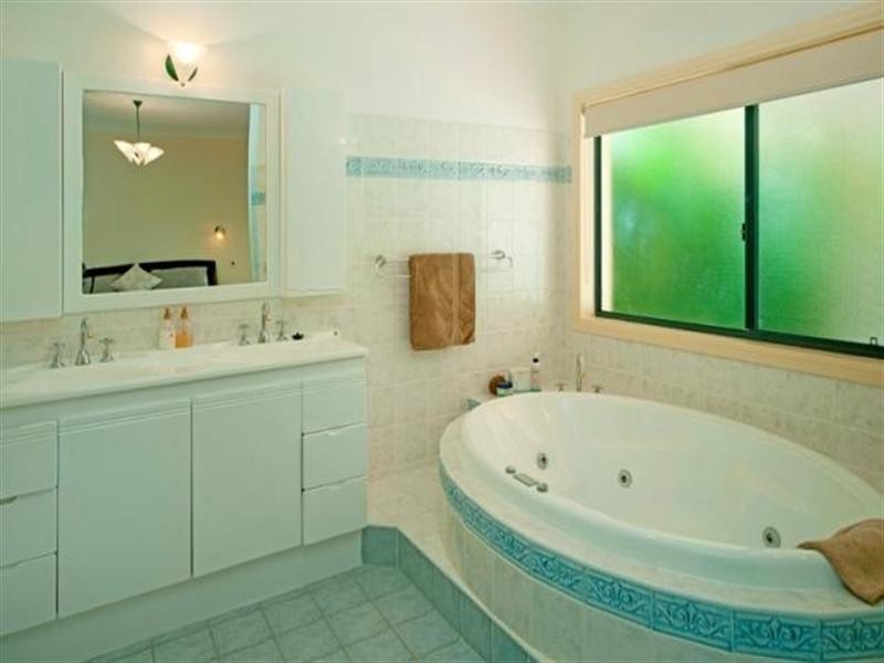 8207 Magnolia Drive West, Hope Island QLD 4212