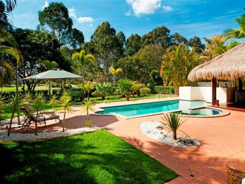 8207 Magnolia Drive West, Hope Island QLD 4212