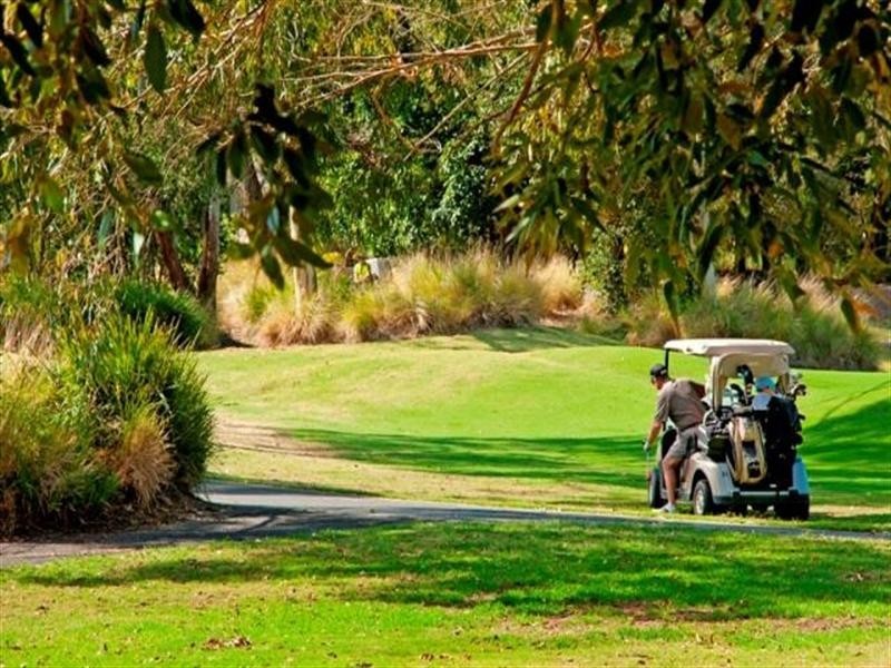 8207 Magnolia Drive West, Hope Island QLD 4212