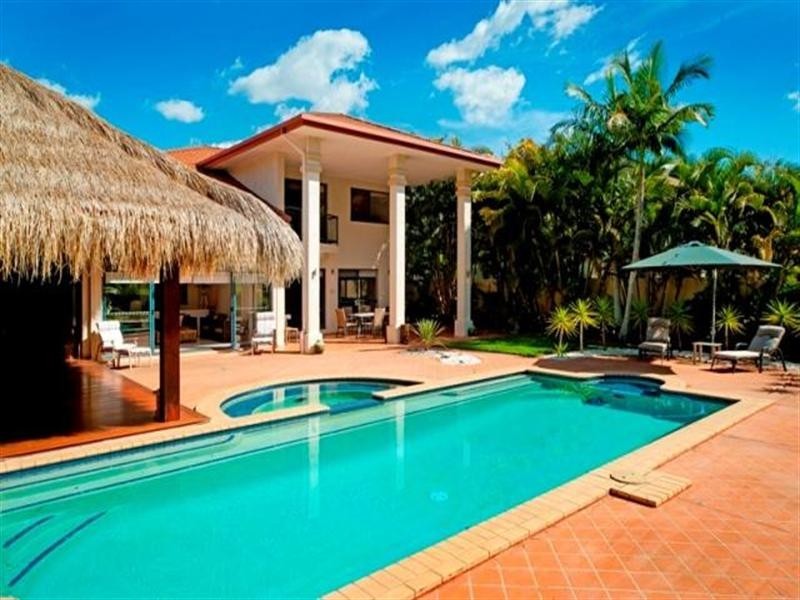 8207 Magnolia Drive West, Hope Island QLD 4212