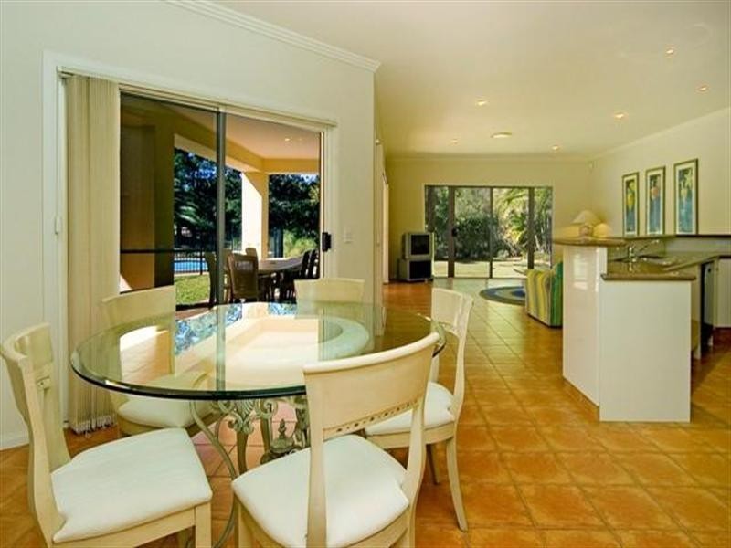 3172 Riverleigh Drive, Hope Island QLD 4212