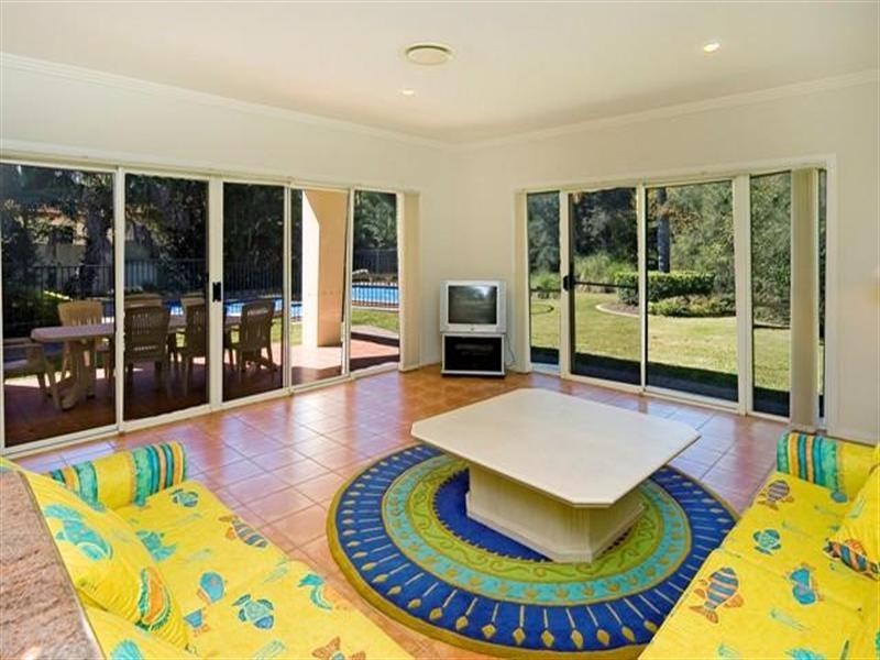 3172 Riverleigh Drive, Hope Island QLD 4212