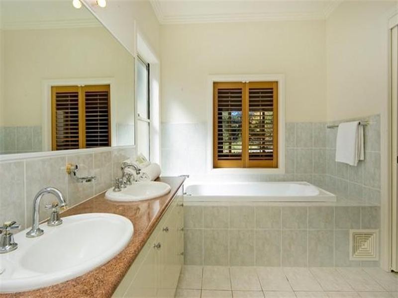 3172 Riverleigh Drive, Hope Island QLD 4212