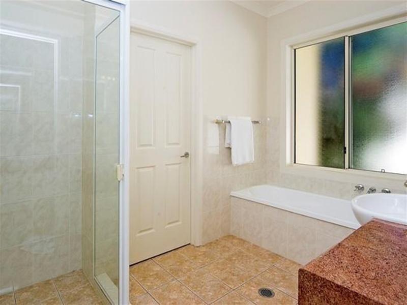 3172 Riverleigh Drive, Hope Island QLD 4212