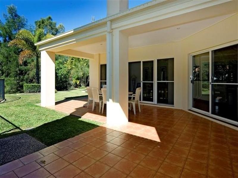 3172 Riverleigh Drive, Hope Island QLD 4212