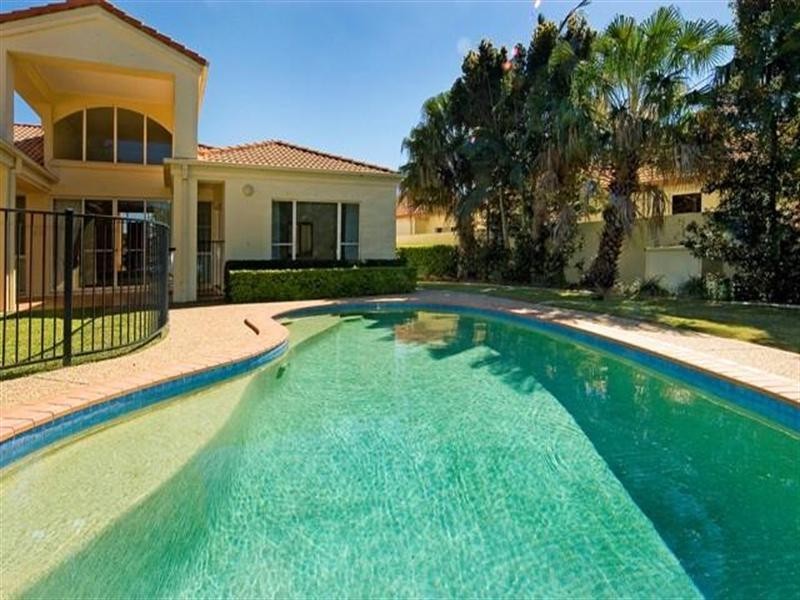 3172 Riverleigh Drive, Hope Island QLD 4212