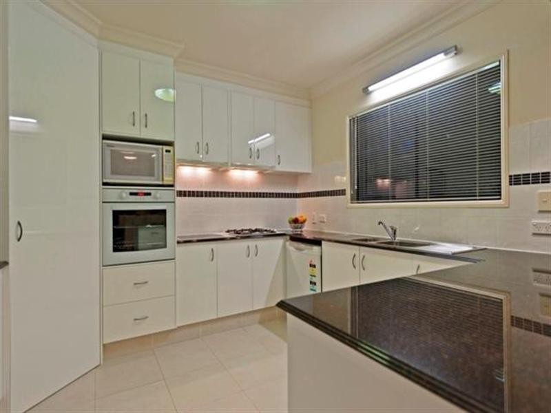 27 Southaven Drive, Helensvale QLD 4212