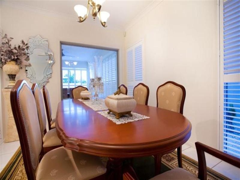 6154 Bolsena Circuit, Hope Island QLD 4212