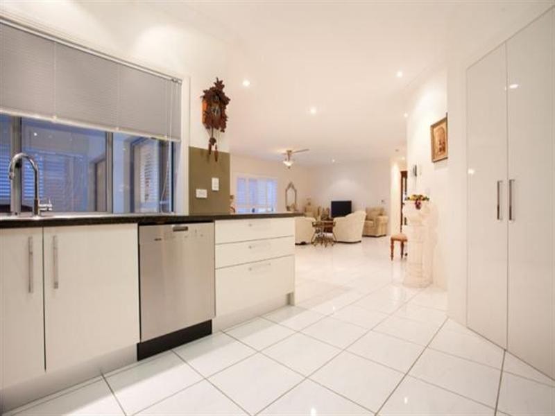 6154 Bolsena Circuit, Hope Island QLD 4212