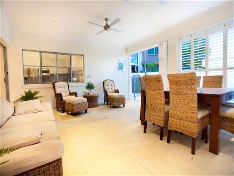 6154 Bolsena Circuit, Hope Island QLD 4212