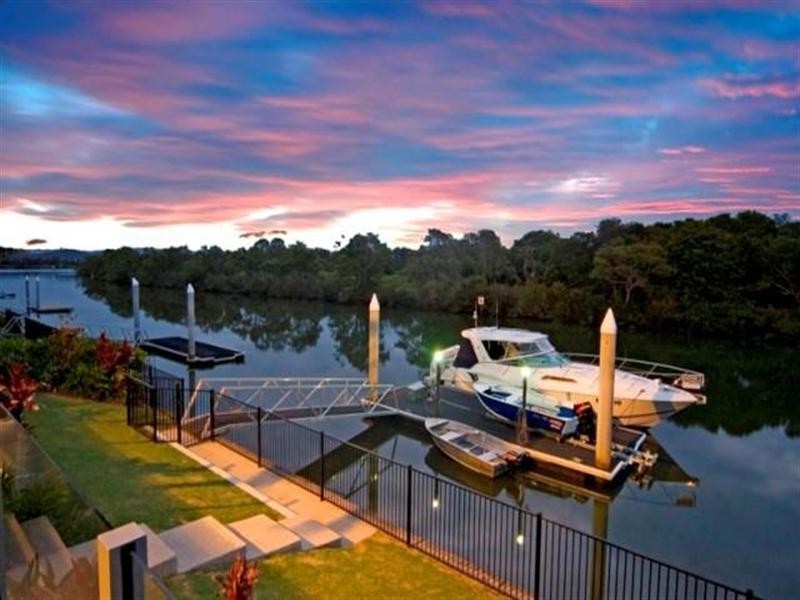 2504 Cressbrook Drive, Hope Island QLD 4212