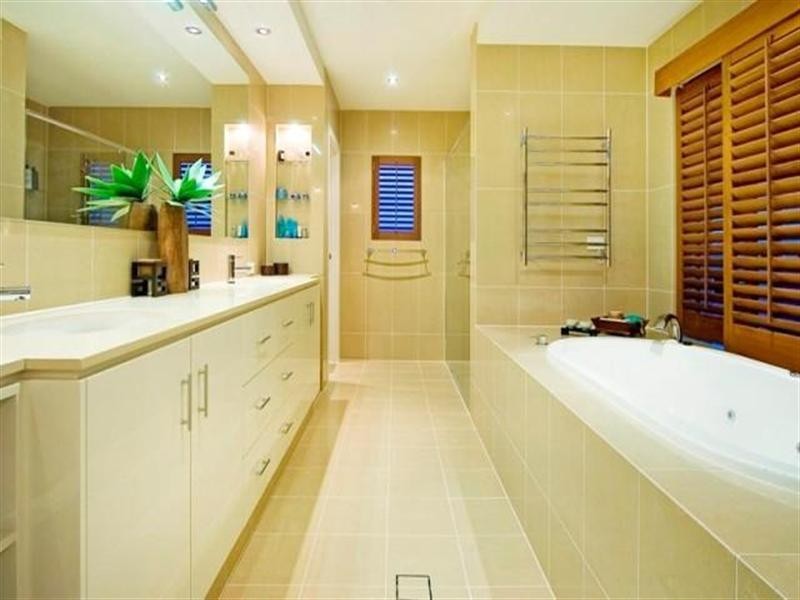 2504 Cressbrook Drive, Hope Island QLD 4212