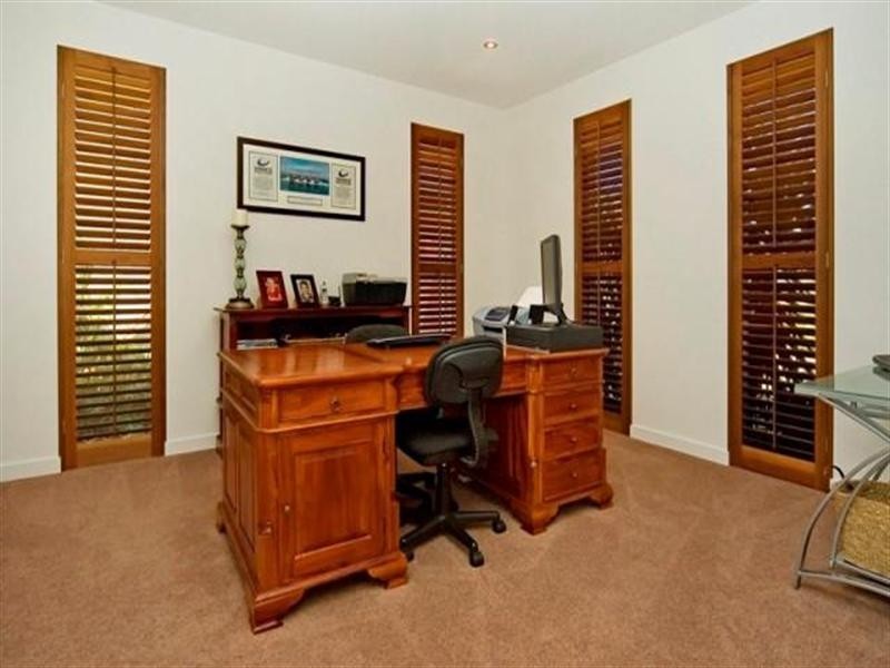 2504 Cressbrook Drive, Hope Island QLD 4212