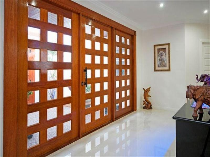 2220 Taromeo Court, Hope Island QLD 4212