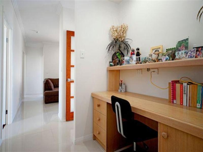 2220 Taromeo Court, Hope Island QLD 4212