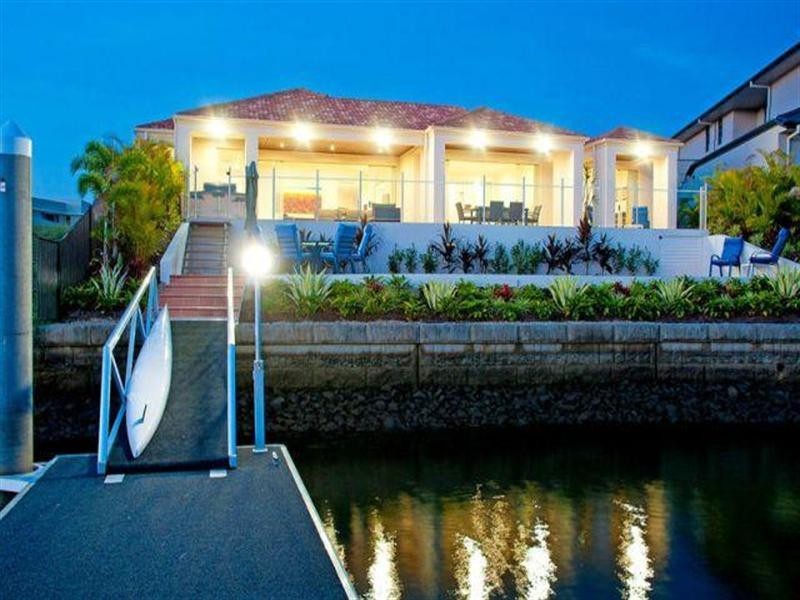 2220 Taromeo Court, Hope Island QLD 4212