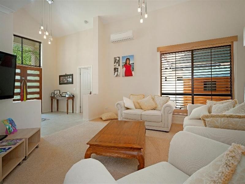 19 Calmwater Crescent, Oyster Cove, Hope Island QLD 4212