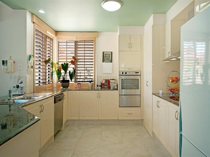 19 Calmwater Crescent, Oyster Cove, Hope Island QLD 4212