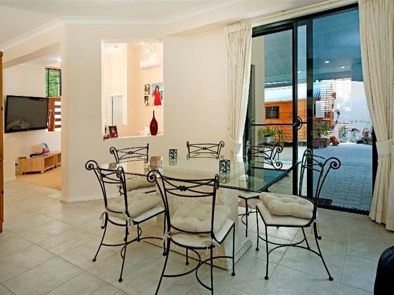 19 Calmwater Crescent, Oyster Cove, Hope Island QLD 4212