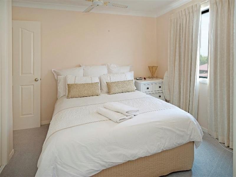 19 Calmwater Crescent, Oyster Cove, Hope Island QLD 4212