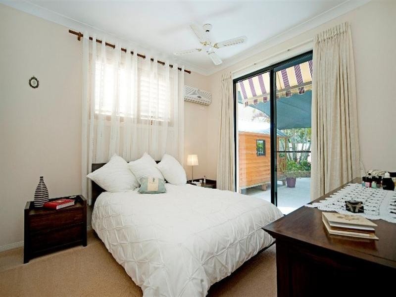 19 Calmwater Crescent, Oyster Cove, Hope Island QLD 4212