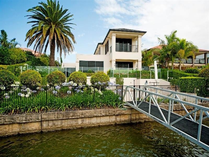 2344 Cressbrook Drive, Hope Island QLD 4212