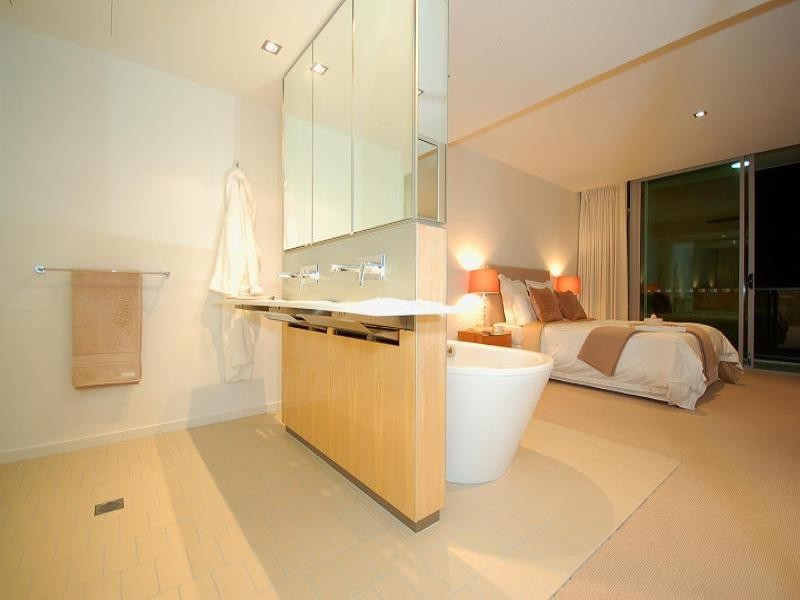 28702 Ephraim Island Broadwater Precinct, Paradise Point QLD 4216