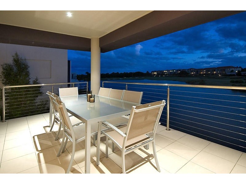 6093 Lugano Drive, Hope Island QLD 4212