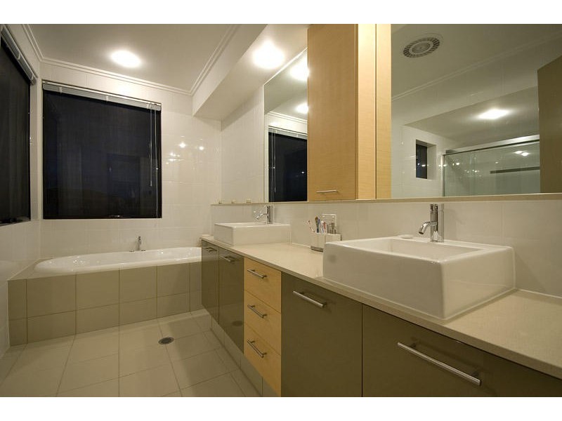 6093 Lugano Drive, Hope Island QLD 4212