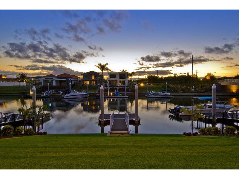 7402 Ellensbrook Drive, Hope Island QLD 4212