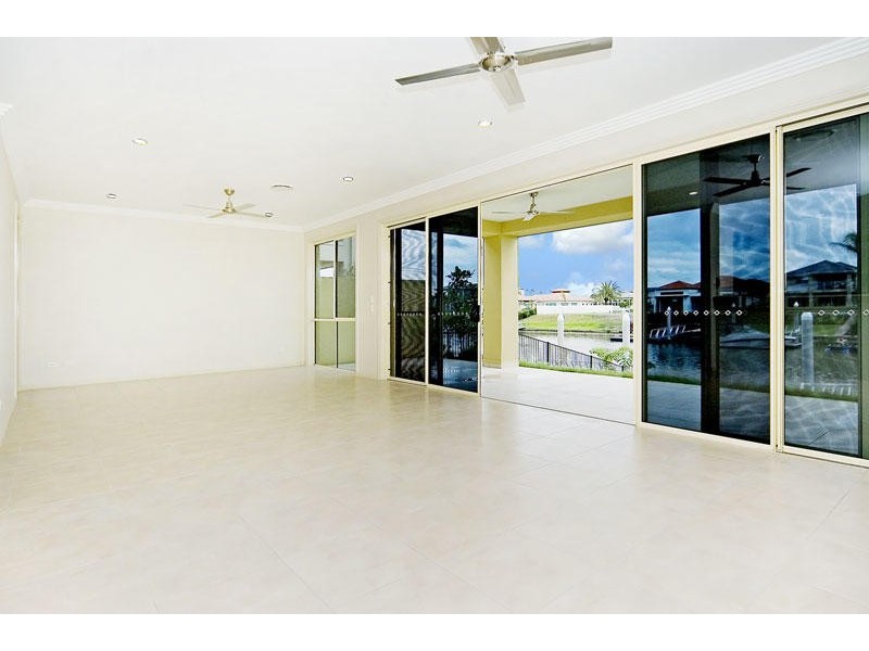 7402 Ellensbrook Drive, Hope Island QLD 4212