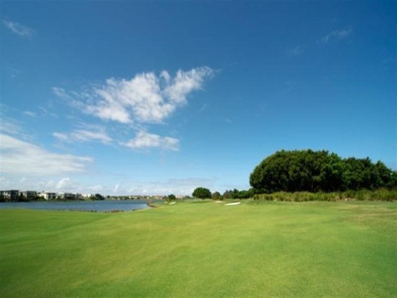 8408 Magnolia Drive East, Hope Island QLD 4212